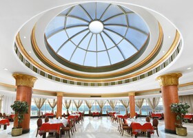 Breakfast, lunch and dinner served