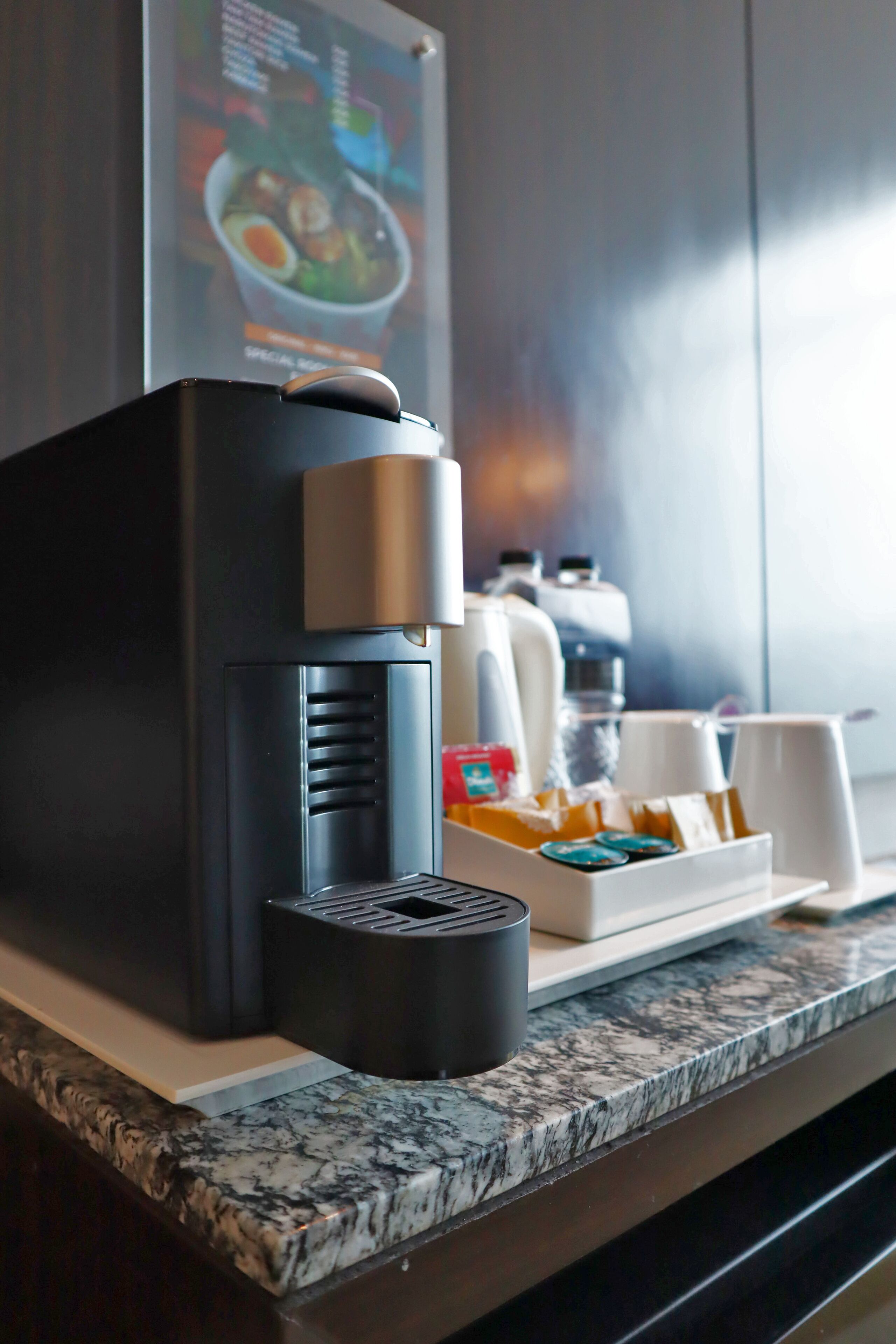 junior double room, 1 king bed | coffee and/or coffee maker