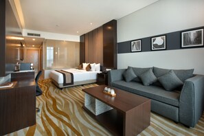 Junior Double Room, 1 King Bed | Minibar, in-room safe, desk, laptop workspace - Grand Tjokro Premier Bandung (Bandung)