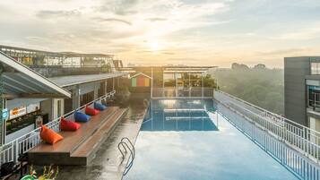 Piscina a l'aire lliure