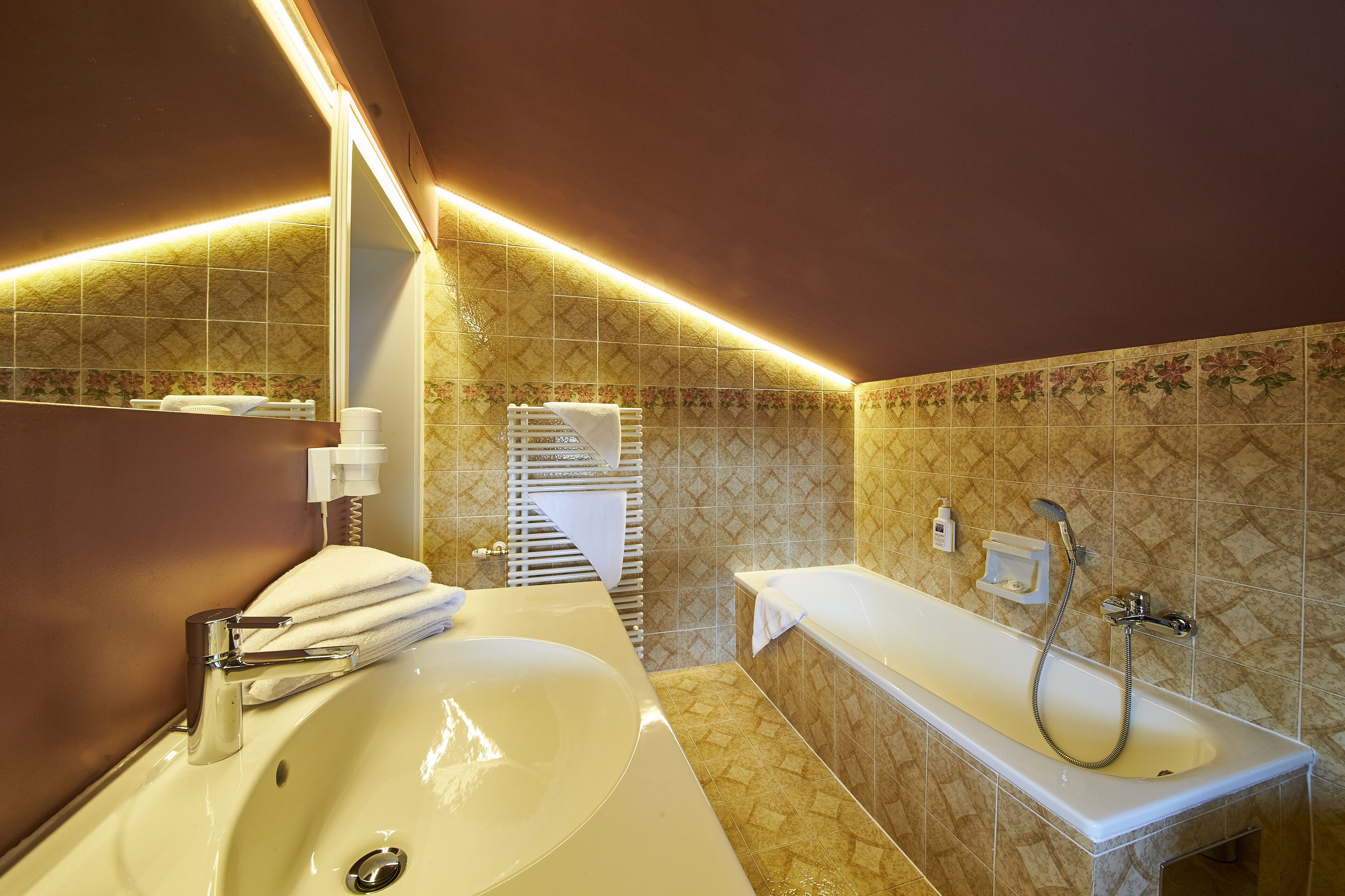 1 bedroom, hypo-allergenic bedding, in-room safe, individually decorated