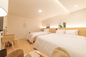 Chambre Familiale avec lits jumeaux | Décoration personnalisée, ameublement personnalisé, bureau