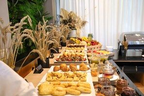 Komplett frokost er inkludert hver dag