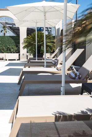 Outdoor pool, pool loungers