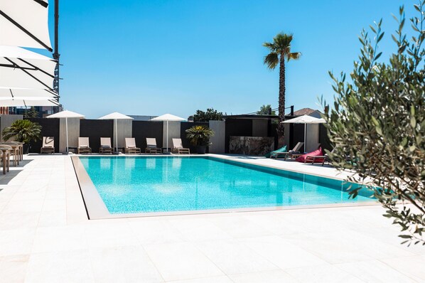 Outdoor pool, pool loungers