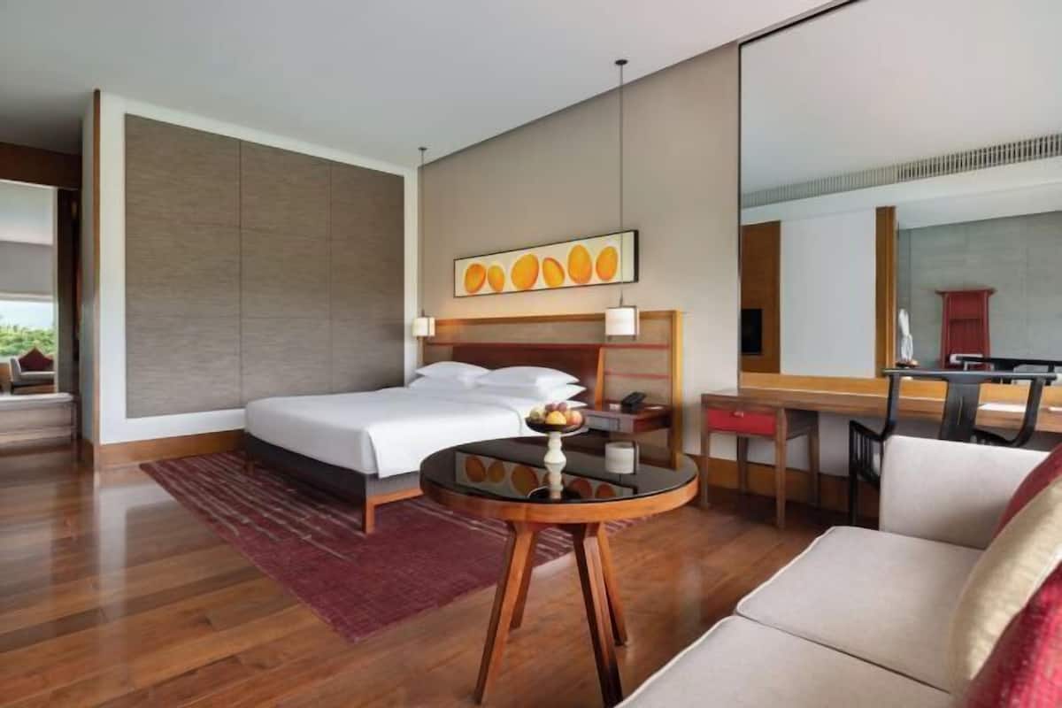Luxe beddengoed, een minibar, een kluis op de kamer, een bureau