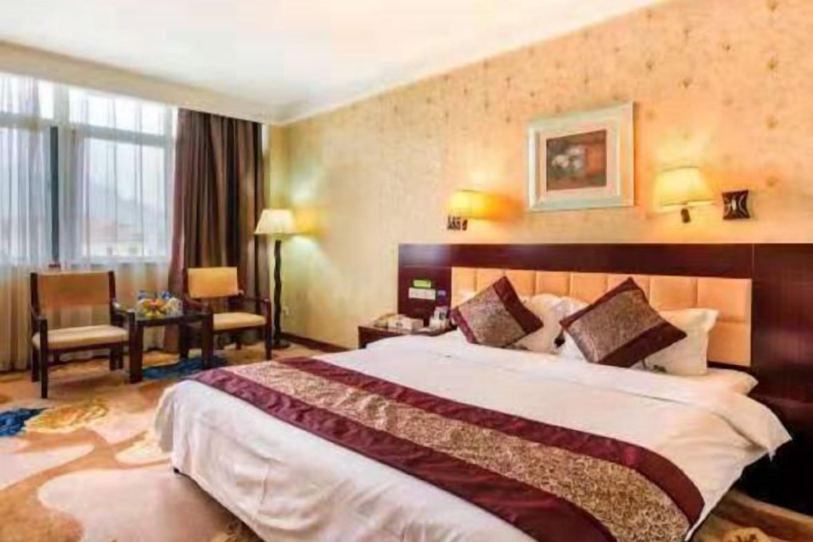 Minibar, in-room safe, alarm clocks