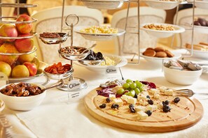 Daily buffet breakfast for a fee - Victoria Olimp Hotel Minsk (Minsk)
