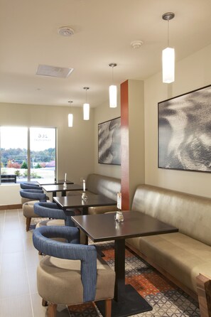 Esmorzar diari d'estil bufet gratuït 