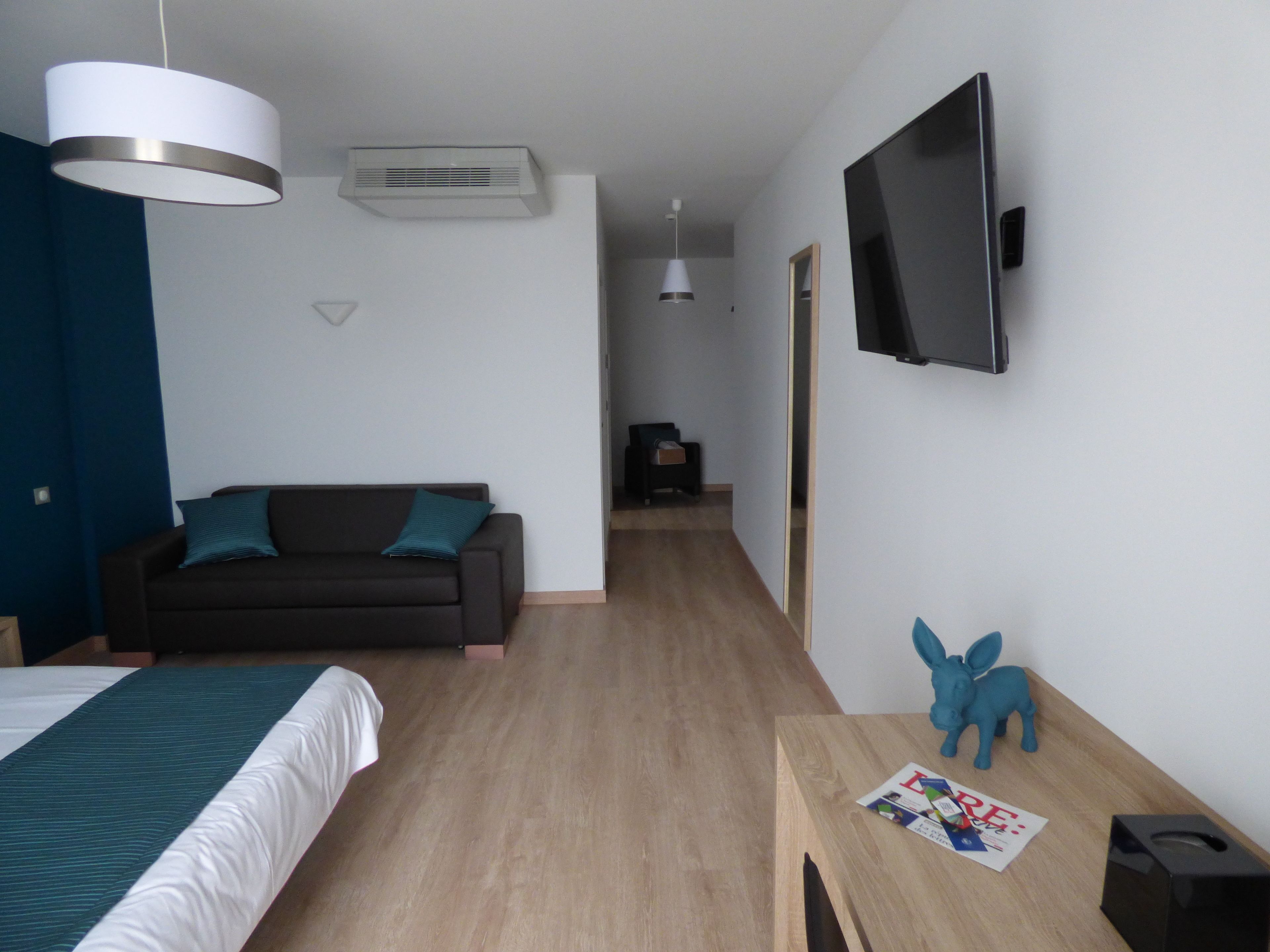 room | individually decorated, desk, blackout curtains, soundproofing