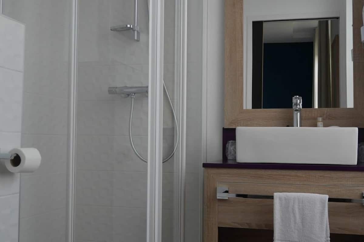 comfort room | bathroom | free toiletries, hair dryer, towels