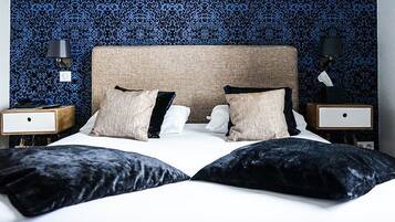 Huone | Yksilöllisesti sisustettu, työpöytä, pimennysverhot, äänieristys