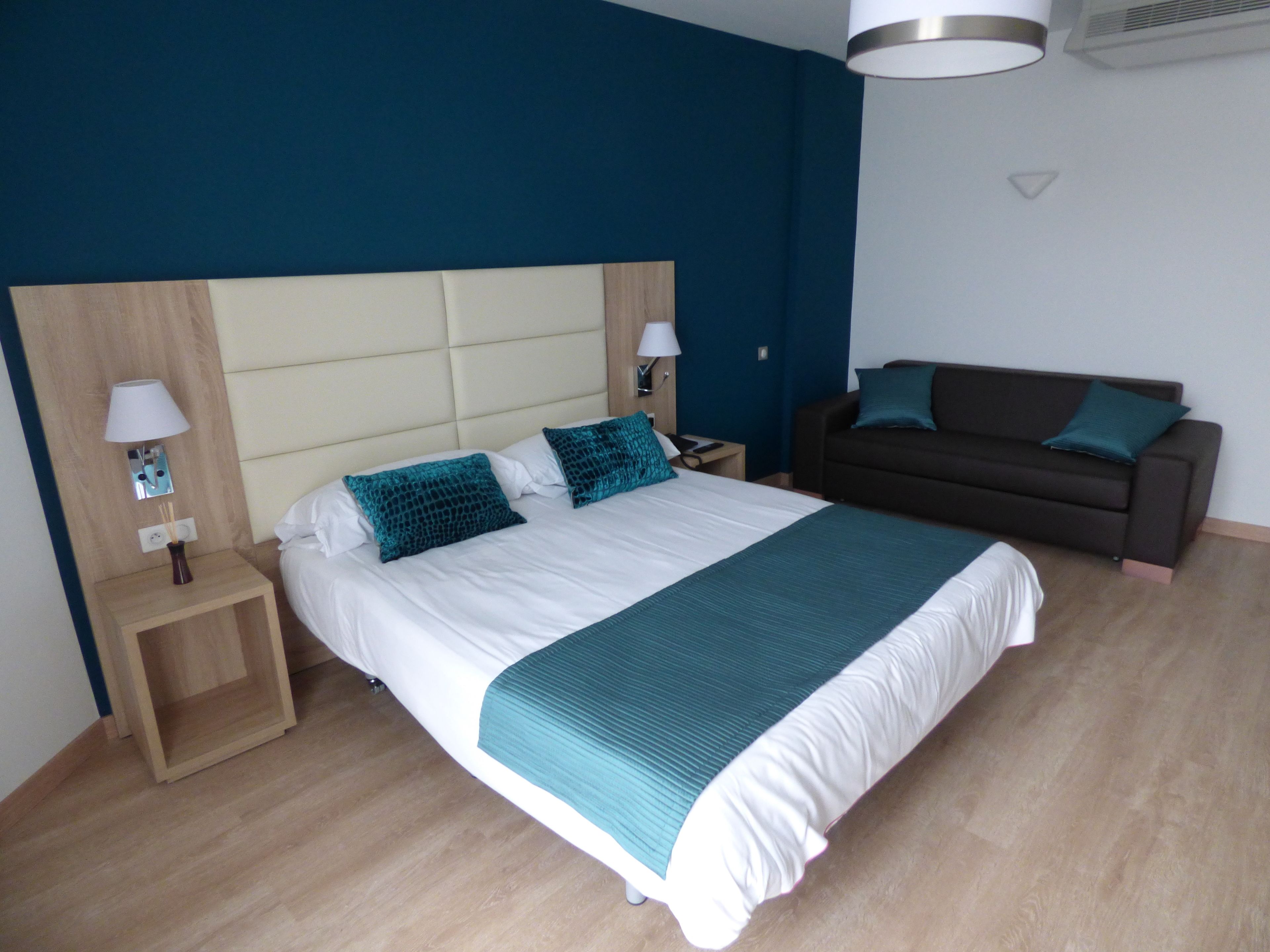 room | individually decorated, desk, blackout curtains, soundproofing