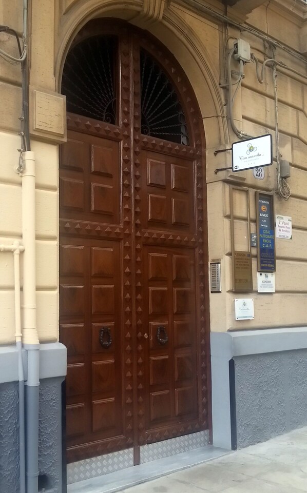 Entrée de l’hébergement