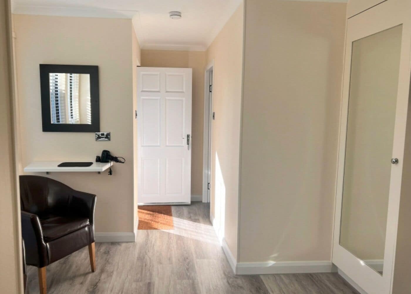 2 bedrooms, individually decorated, individually furnished