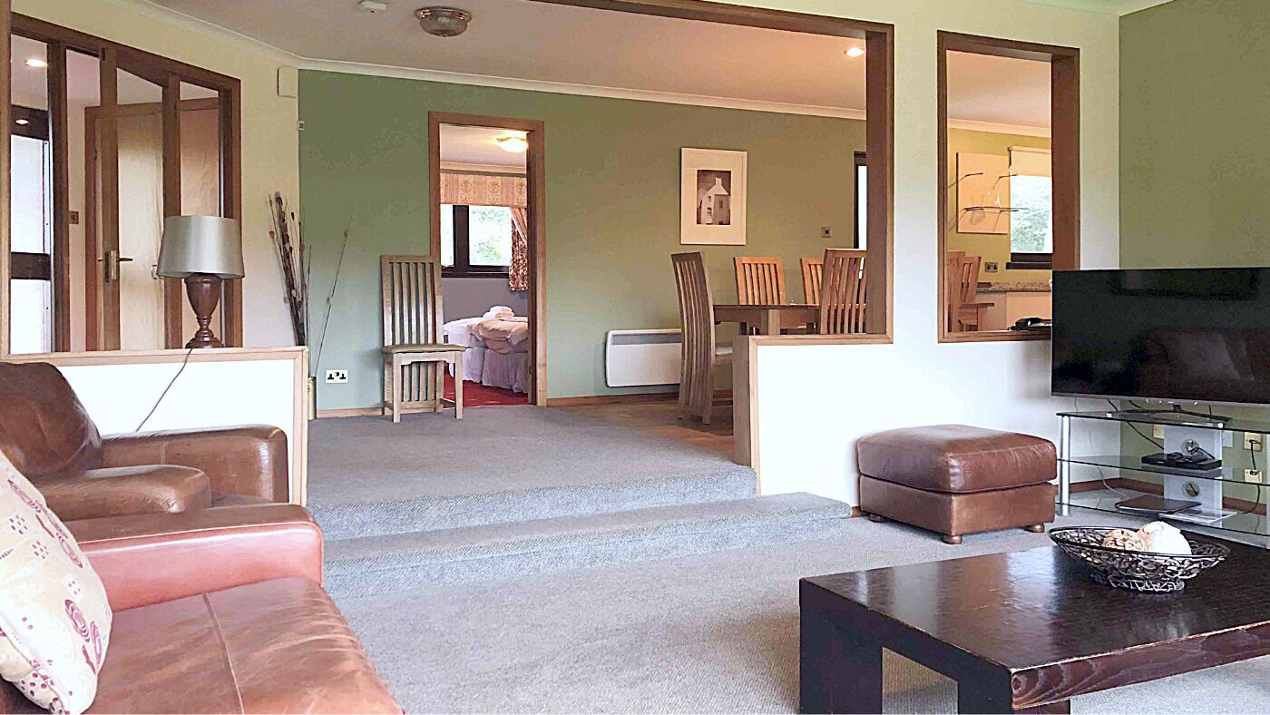 42-inch flat-screen tv with cable channels