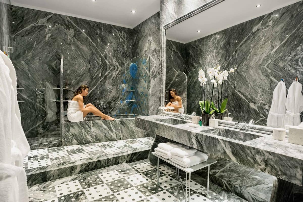 suite, private pool, sea view | bathroom | designer toiletries, hair dryer, bathrobes, slippers