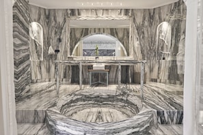 Bathroom - Agalia Luxury Suites (Ios)