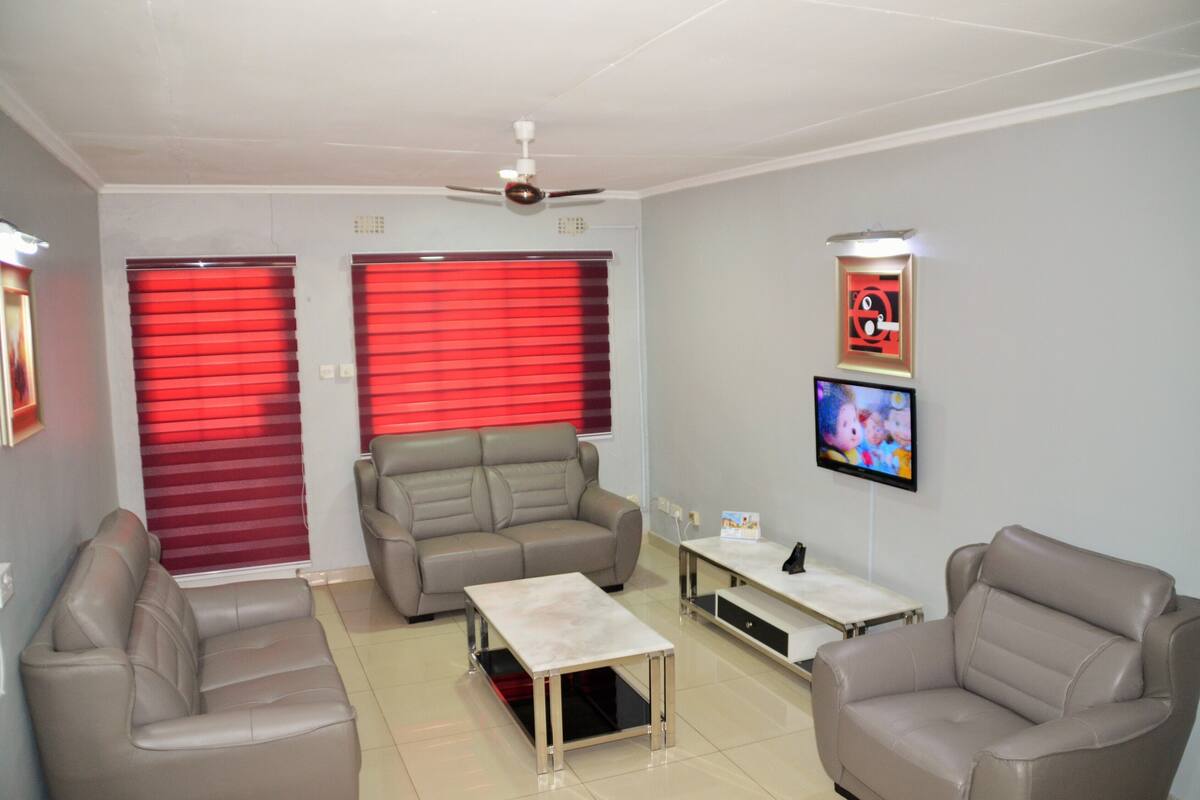 Minibar, coffre-fort, bureau