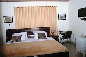 Chambre Royale avec lits jumeaux, vue ville | Vue de la chambre