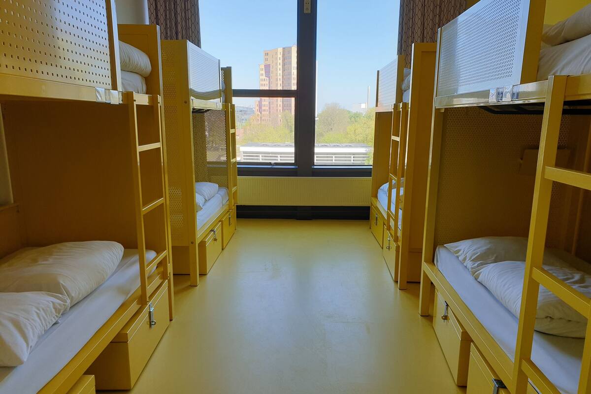 Standard room for 8 persons | 熨斗/熨衫板、免費 Wi-Fi、床單