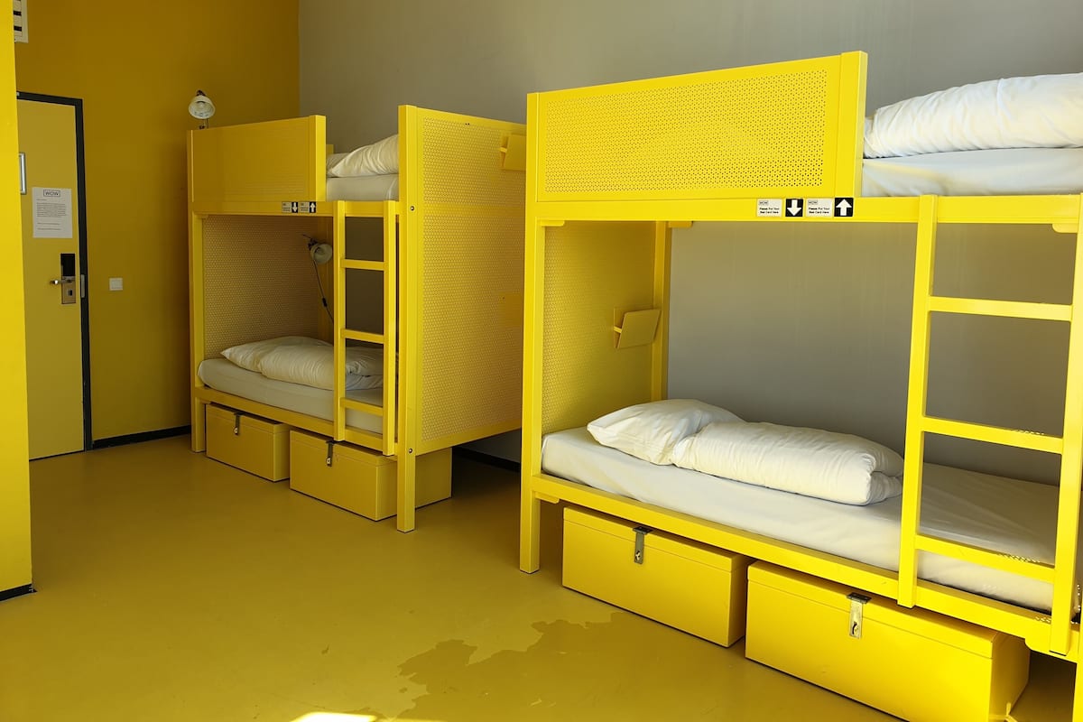 Standard Room for 4 persons | 熨斗/熨衫板、免費 Wi-Fi、床單