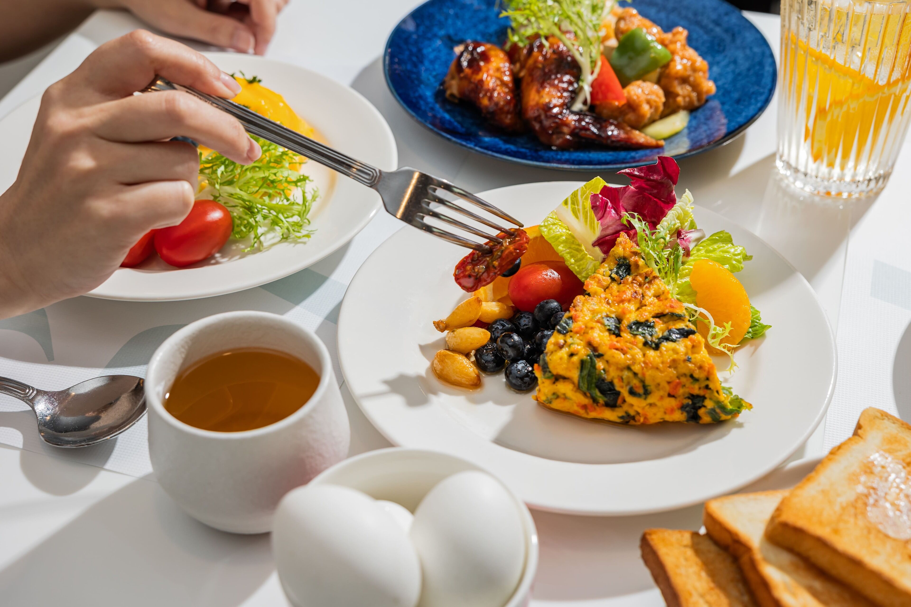 daily buffet breakfast (twd 380 per person)