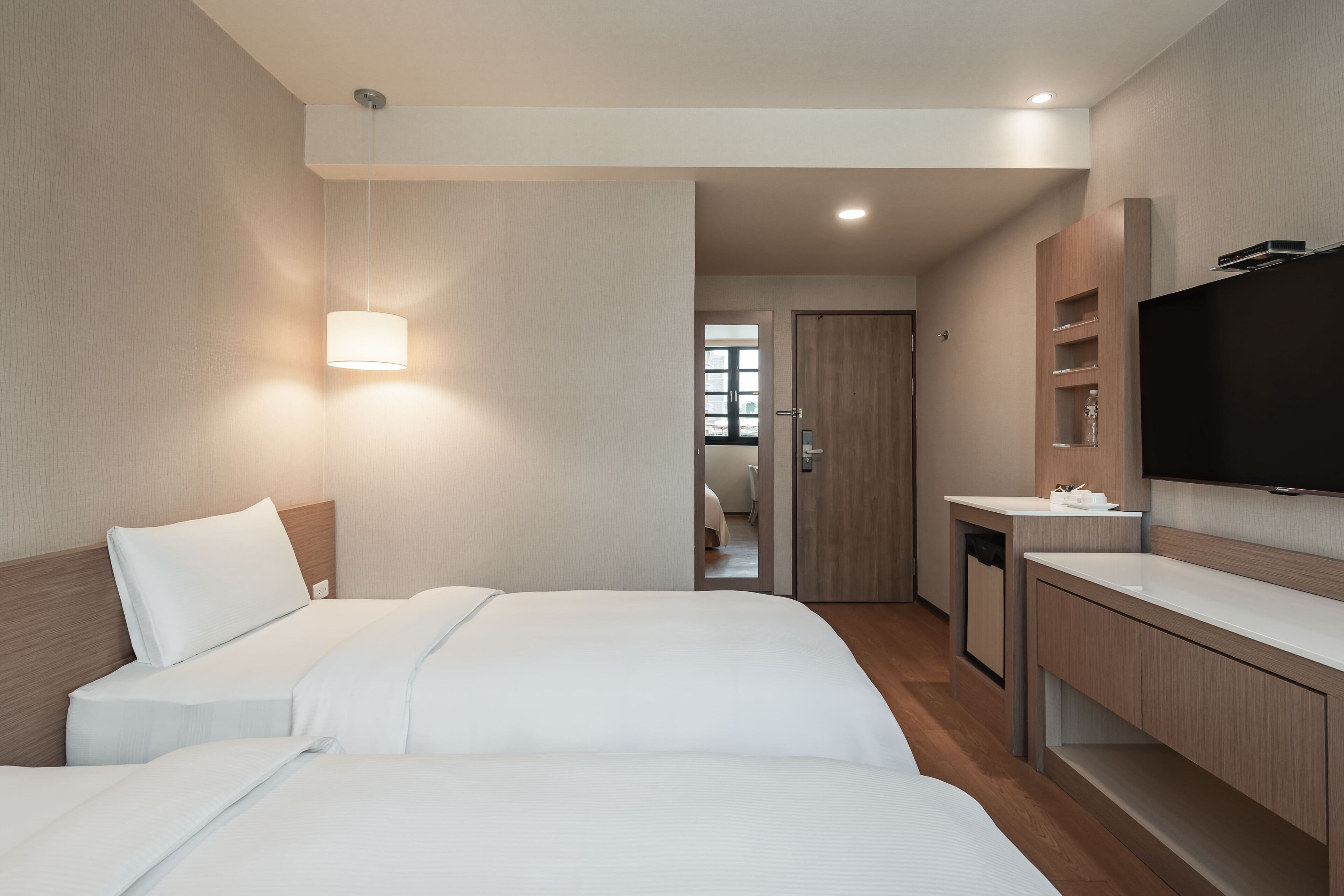 business twin room, 2 single beds | living area | 47-inch led tv with cable channels, tv