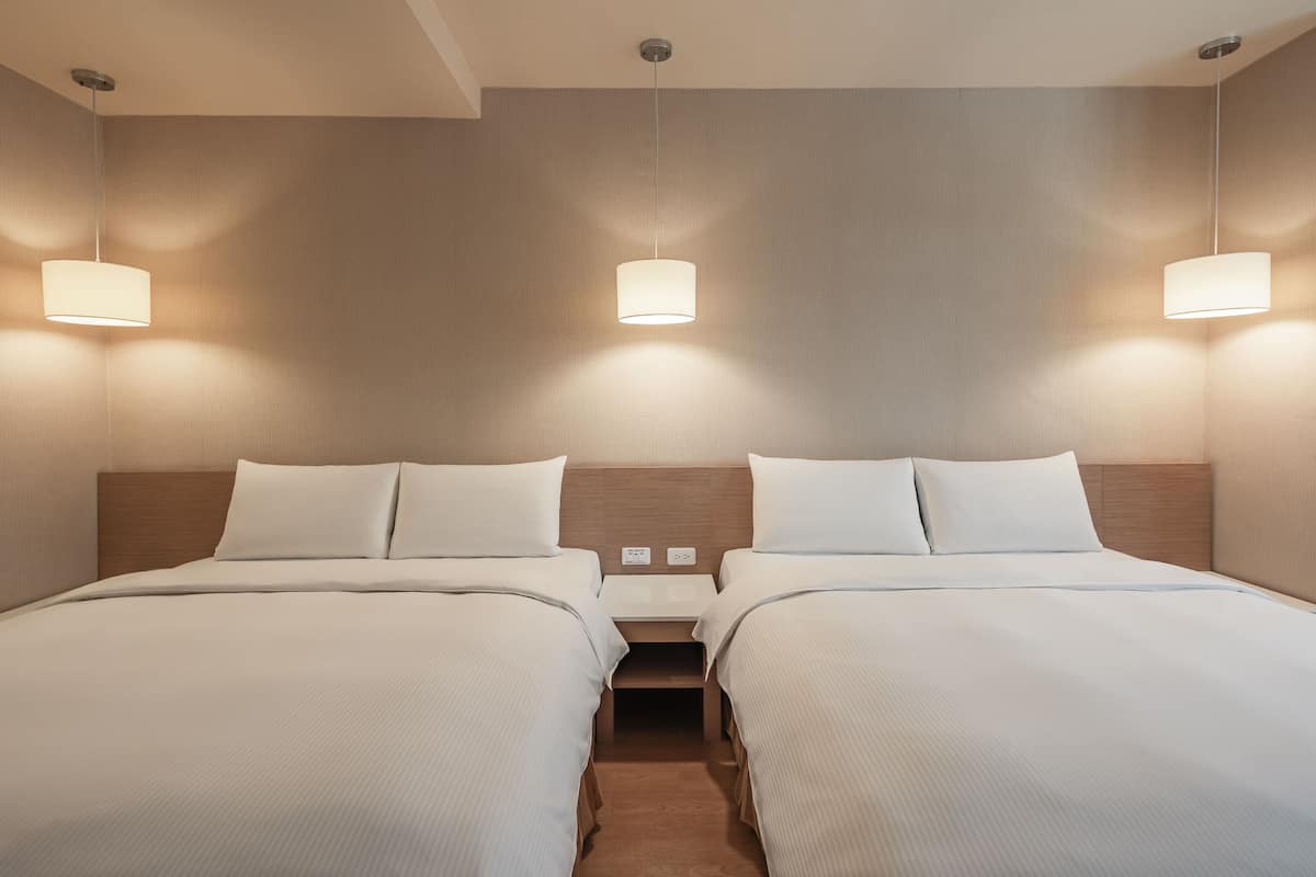 quadruple room | 1 bedroom, down duvets, desk, blackout curtains