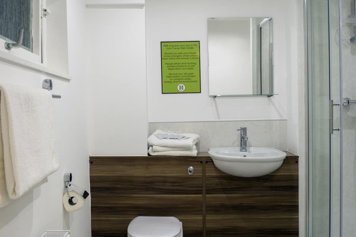 shower, free toiletries, hair dryer, towels