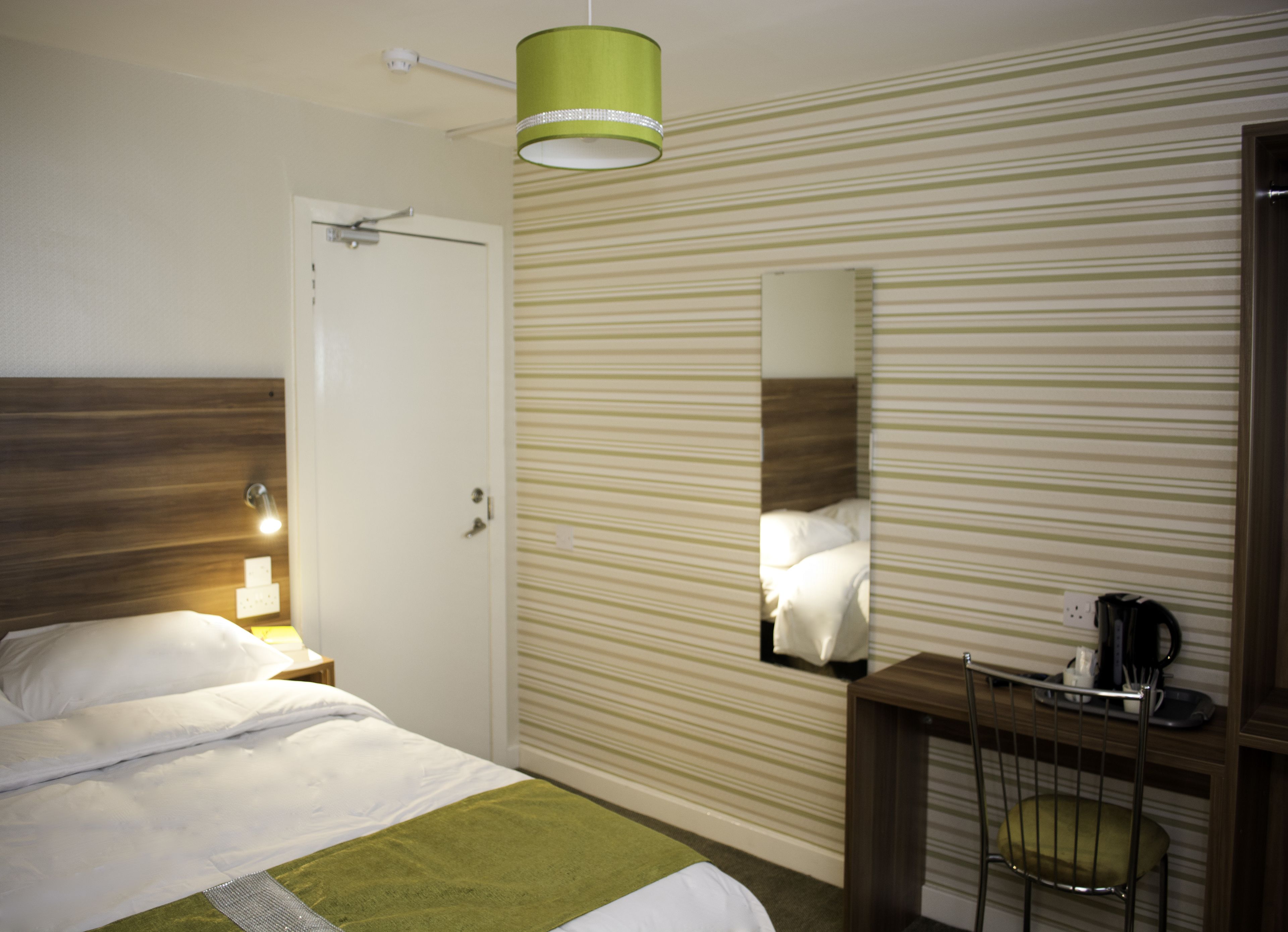 standard double room | desk, iron/ironing board, free wifi