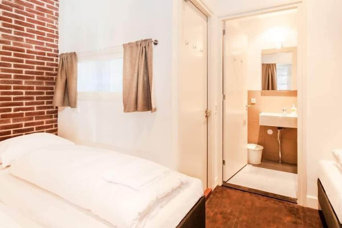 Wi-fi (inkludert) og sengetøy