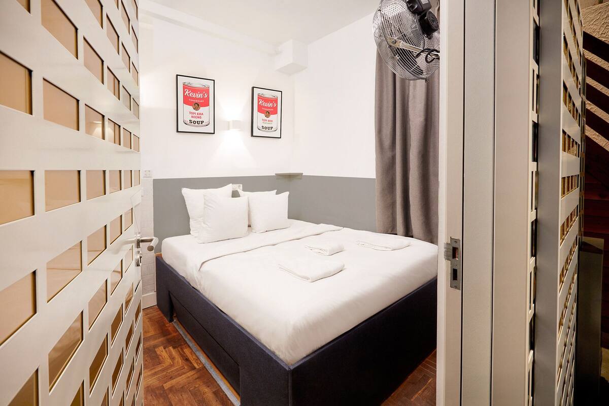Double Room, Ensuite (Sin City Ground Floor) | WiFi (free), bed sheets