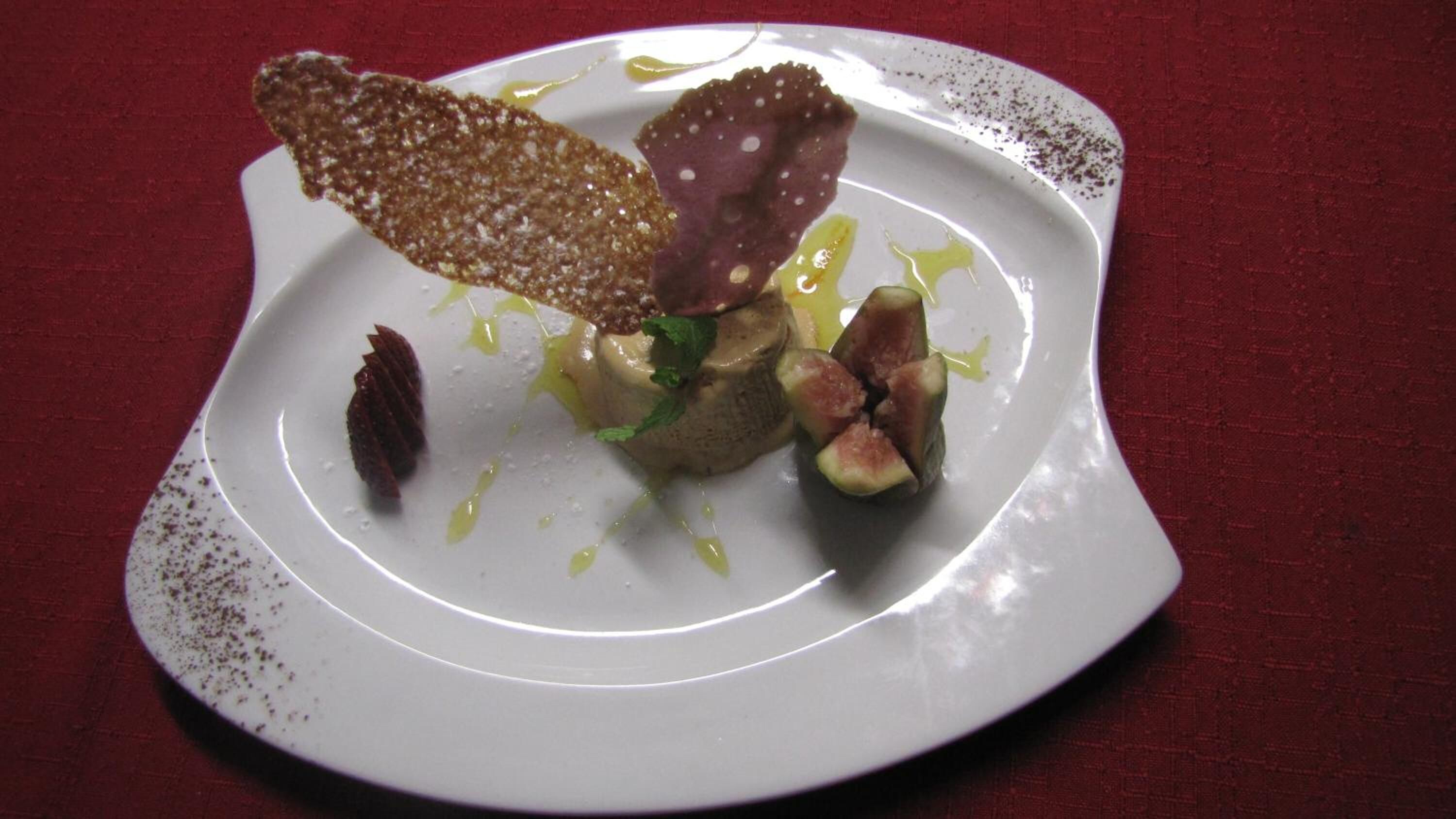 breakfast and dinner served, regional cuisine