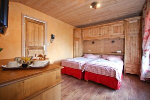 In-room safe, free WiFi, bed sheets - Hôtel Alpen Roc (Morzine)