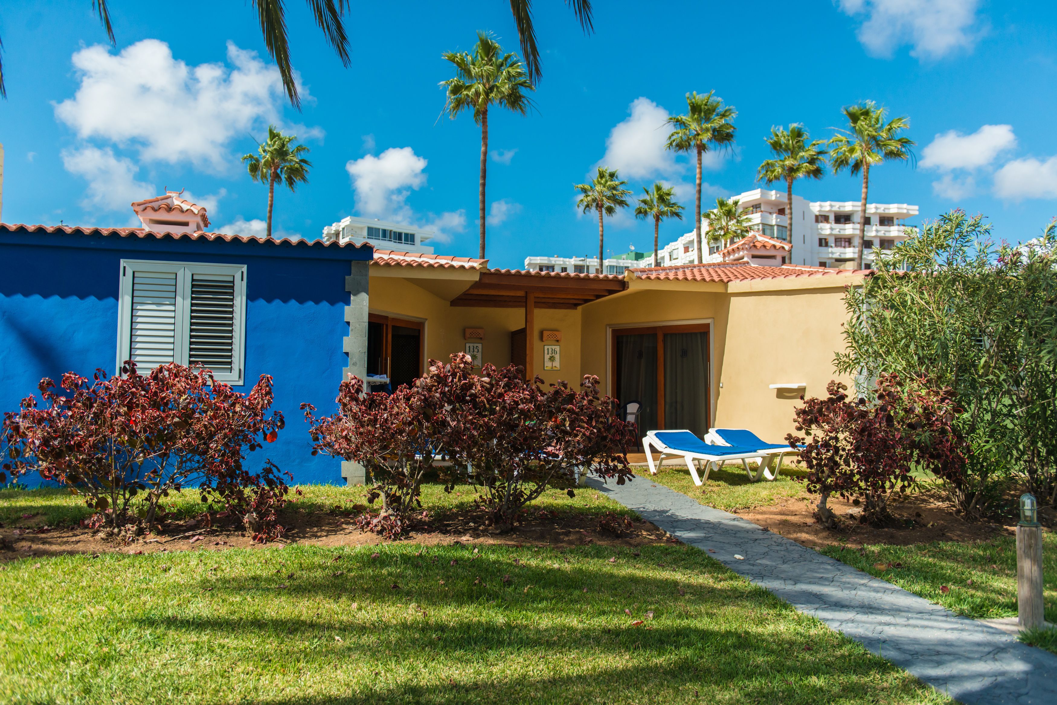 1 bedroom, desk, soundproofing, wifi