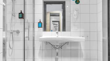 Standard Room, 1 Double Bed | Bathroom | Shower, hair dryer, towels