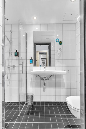 Standard Room, 1 Double Bed | Bathroom | Shower, hair dryer, towels