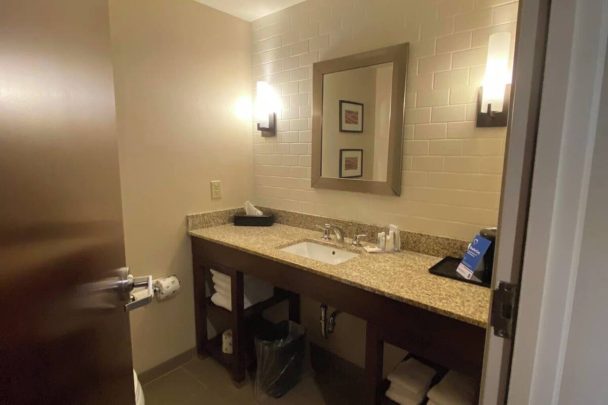 standard room, 2 queen beds, non smoking | desk, blackout curtains, iron/ironing board, free wifi