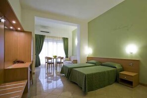 Room | 1 bedroom, minibar, in-room safe, desk - Casa Citella (Bussolengo)