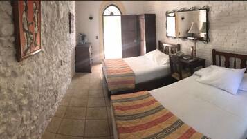 Coffres-forts dans les chambres, ameublement personnalisé, Wi-Fi gratuit