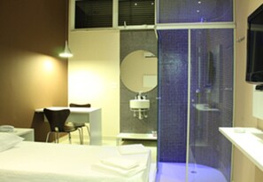 Luxury Twin Room, 2 Twin Beds | Room amenity - Flex Inn Hotel - Adults Only (São Paulo)