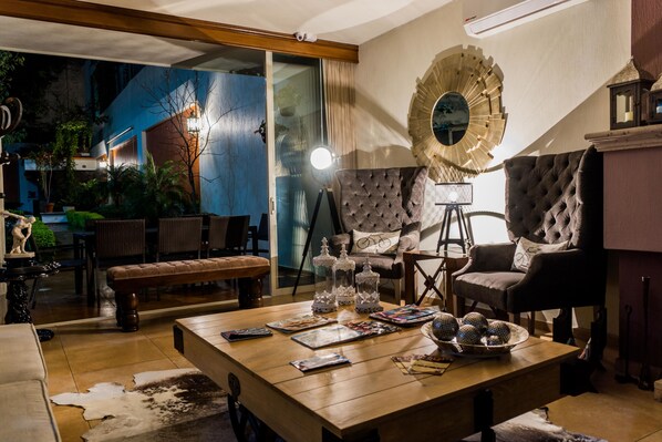 Interior entrance - San Pietro Hotel Boutique (Tlaquepaque)