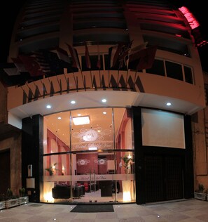 Fachada de la propiedad