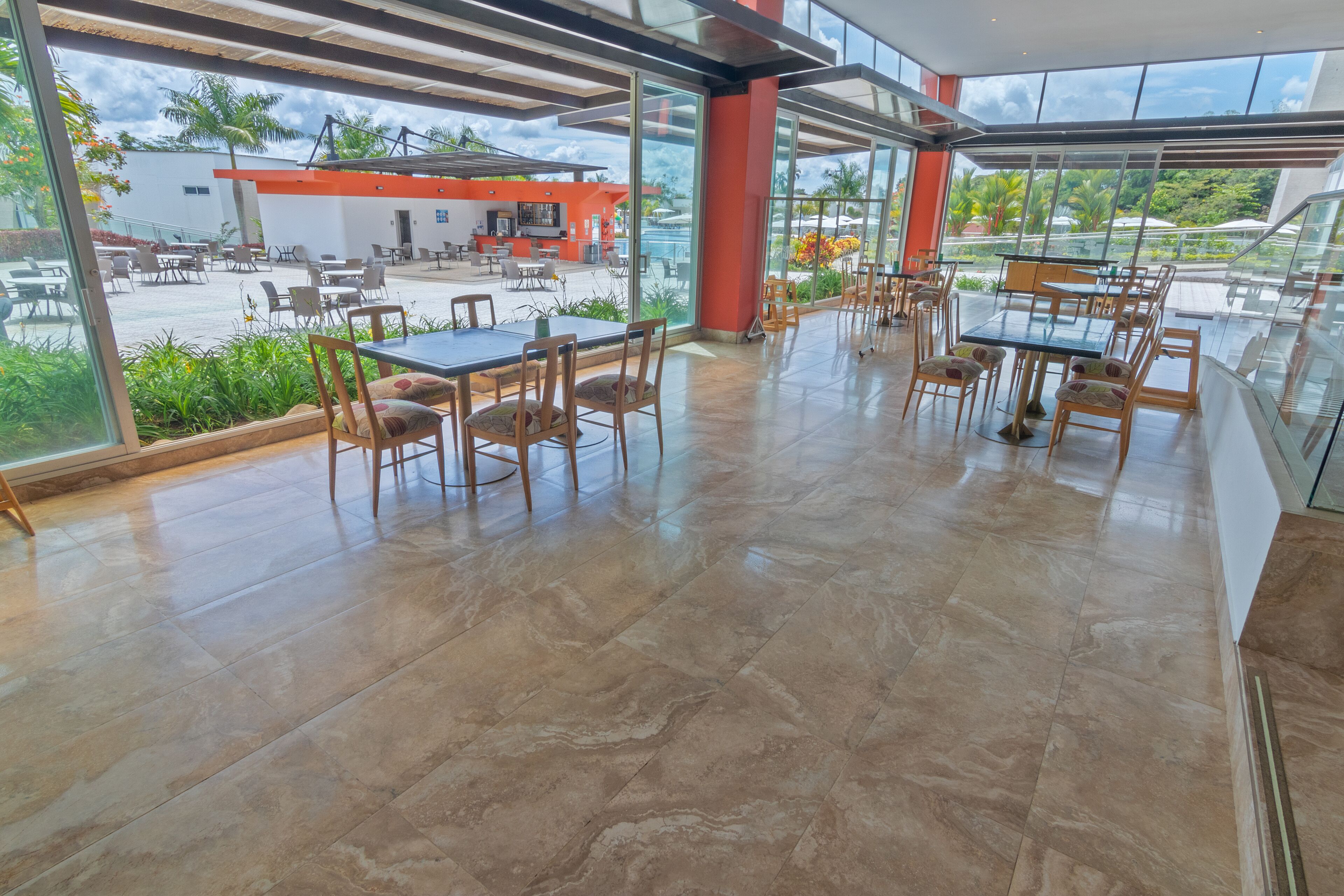 2 restaurants, local and international cuisine