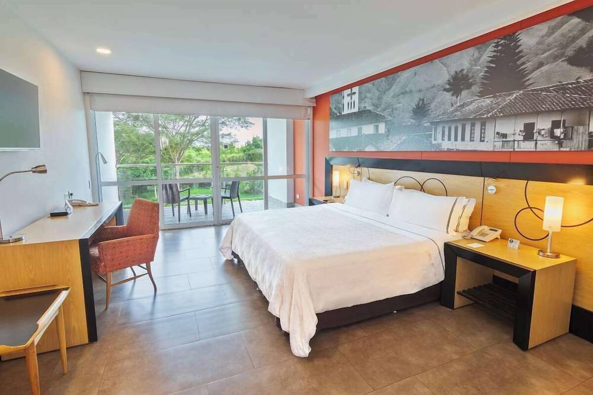 premium bedding, down duvets, minibar, in-room safe