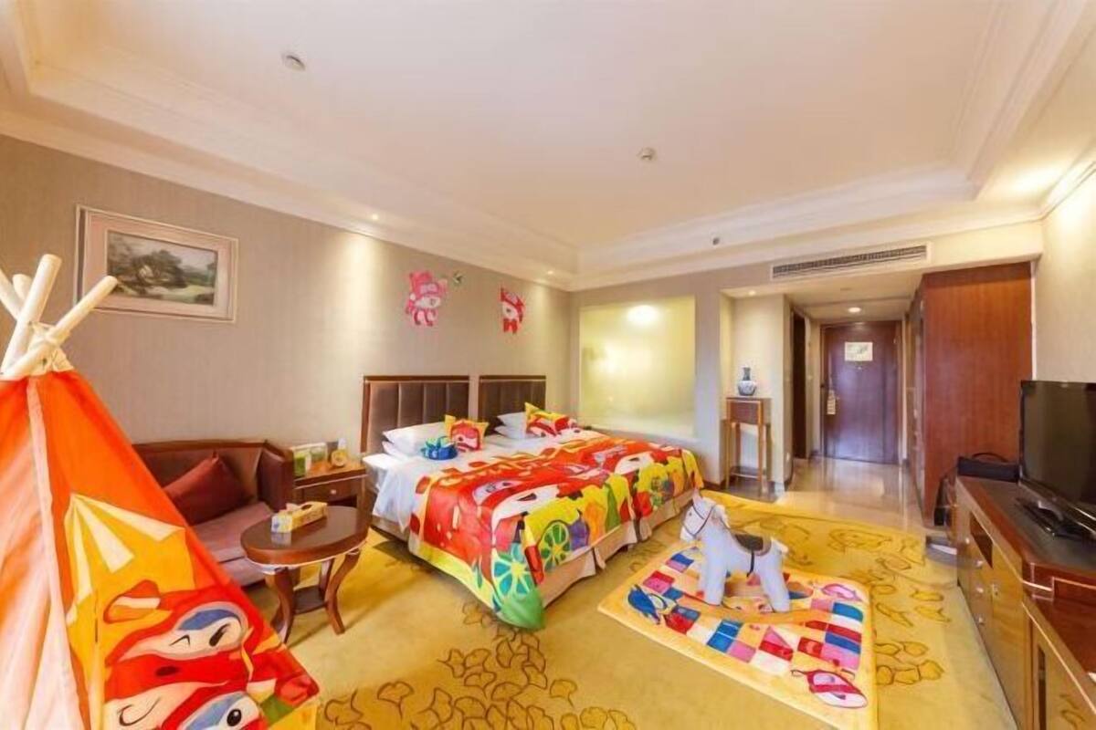 Cribs/infant beds