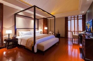Cribs/infant beds