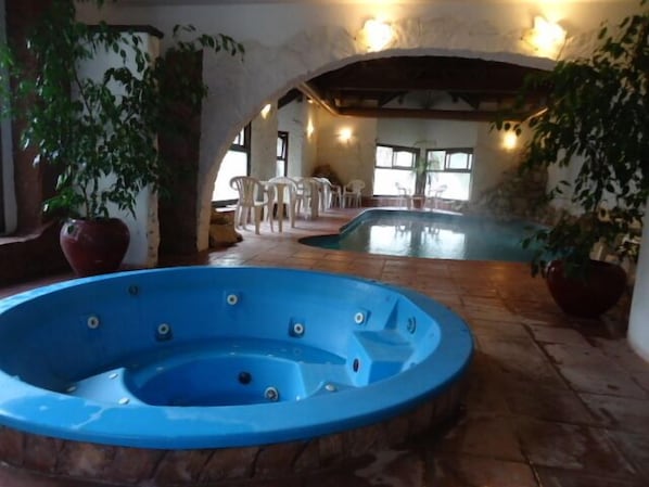 Indoor spa tub