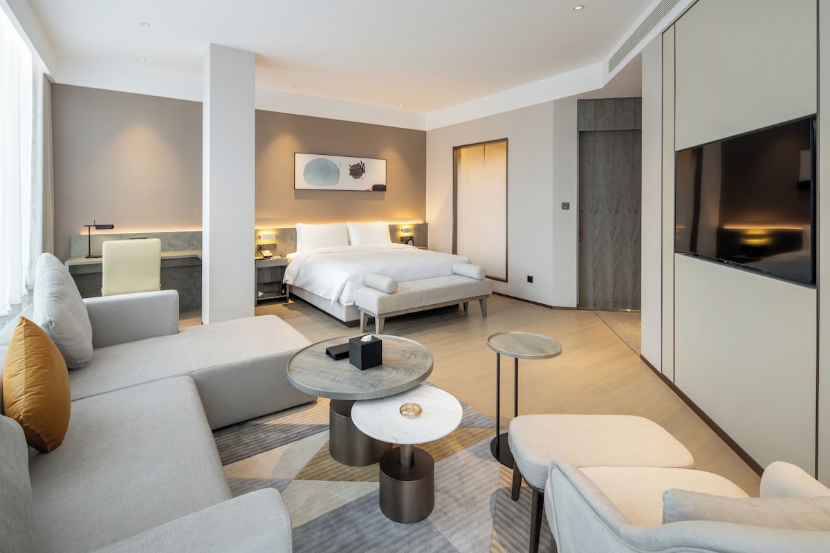 Zimmer, 1 King-Bett und Schlafsofa (Specialty Garden)